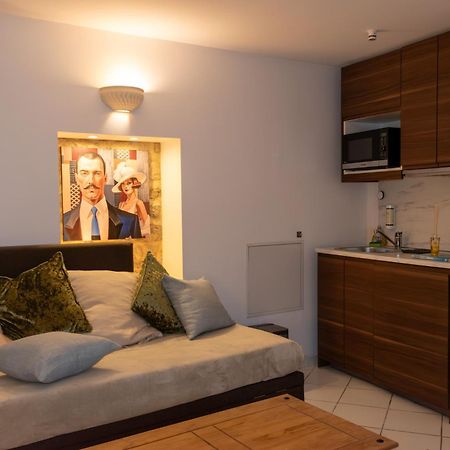 Appartement A l'ombre du Palais à Avignon Extérieur photo