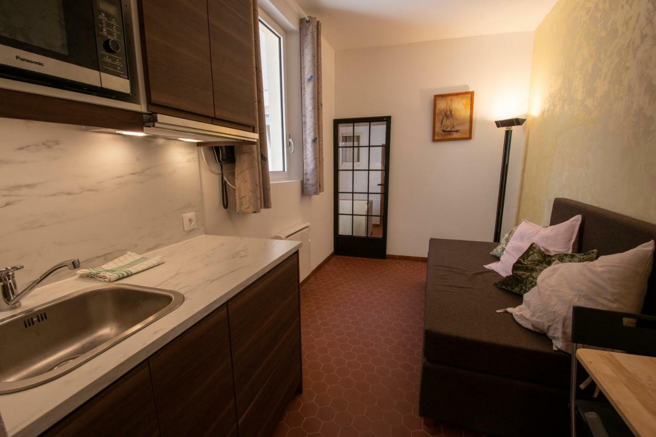 Appartement A l'ombre du Palais à Avignon Extérieur photo